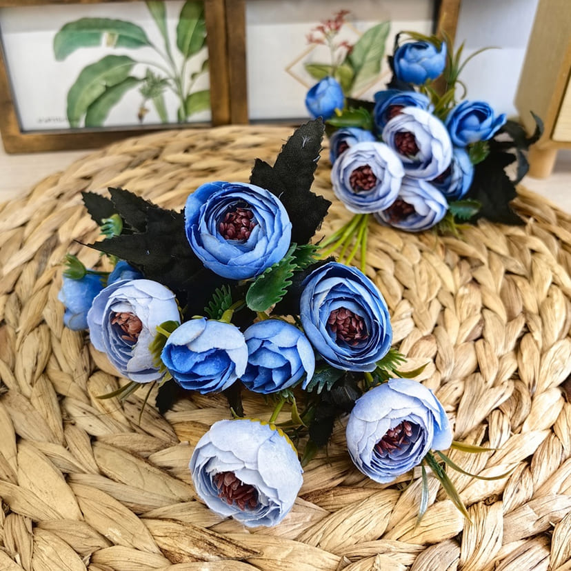 Искусственные цветы в Казани | Цветы искусственные «Камелии», голубые, букет